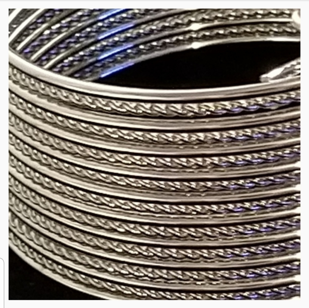 Open cuff multi stacked look - Picture 3 of 5